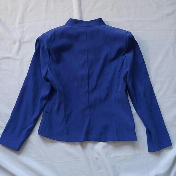 Blazer - Picture 6 of 7